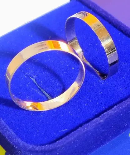 Alianças Ouro 18 kilates /Reta / 3 mm / Peso 4,10 Gramas Maciça