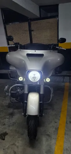 ? HARLEY-DAVIDSON STREET GLIDE 2018 ? IMPECÁVEL