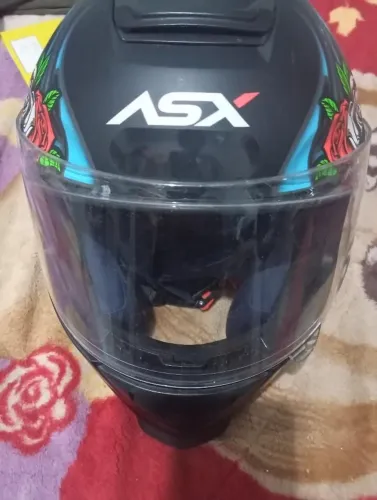 Vendo dois capacetes 