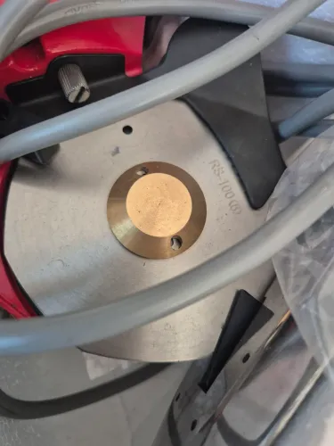 Vende-se máquina de cortar roupas