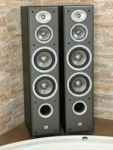 Par de Caixas Acústicas JBL Northridge E80 ? Torres