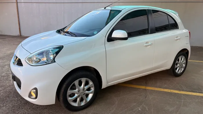 Nissan March SV 1.6 16V Flexstart 5P Mec. 2017
