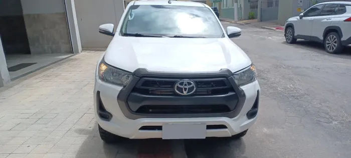 Toyota Hilux CD 4X4 2.8 Diesel Mec. 2023
