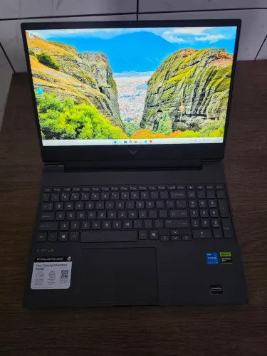 Vendo notebook gamer HP victus i5 13th 24gb RAM rtx 3050 6gb 512ssd na caixa 