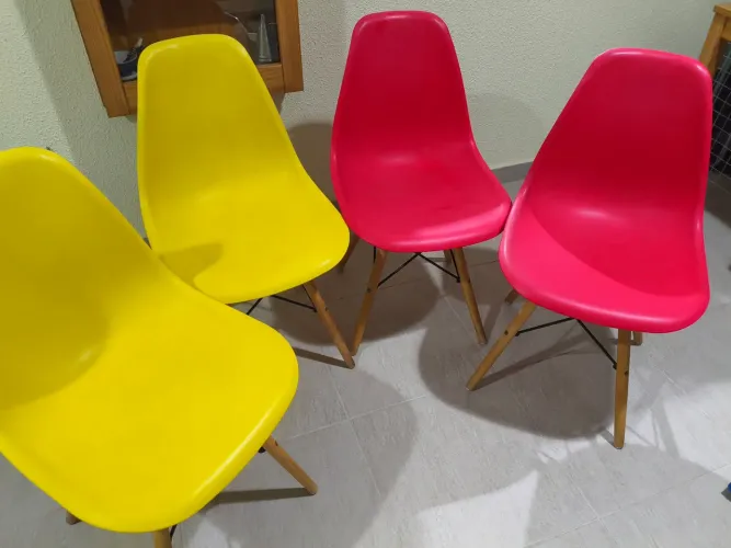 Conjunto de 4 cadeiras em polipropileno Tok&Stock