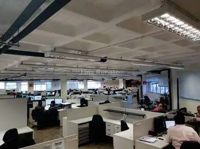 Prédio Comercial com Mezanino, Elevador e Amplo Estacionamento para Locação - Santa Lúcia