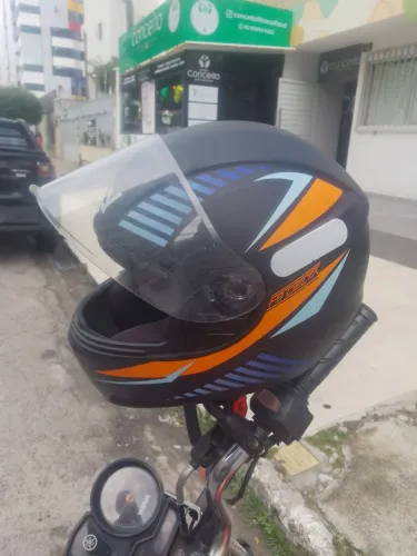 Capacete novo