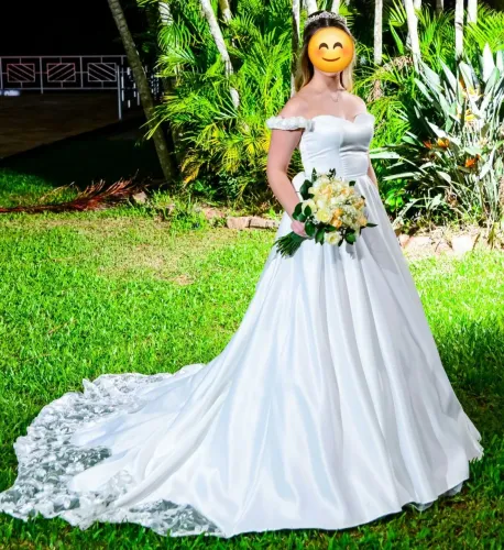 Vestido de Noiva + saia de armação