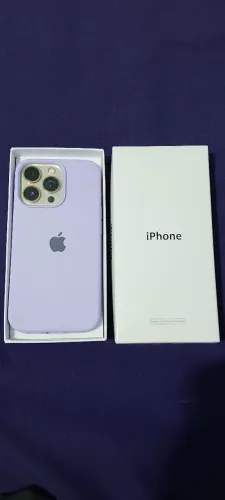 iPhone 13 pro...semi novo ótimo estado de conservação 6 meses de garantia...com fonte nova