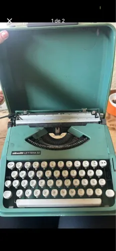 Máquina escrever Olivette Lettera 82