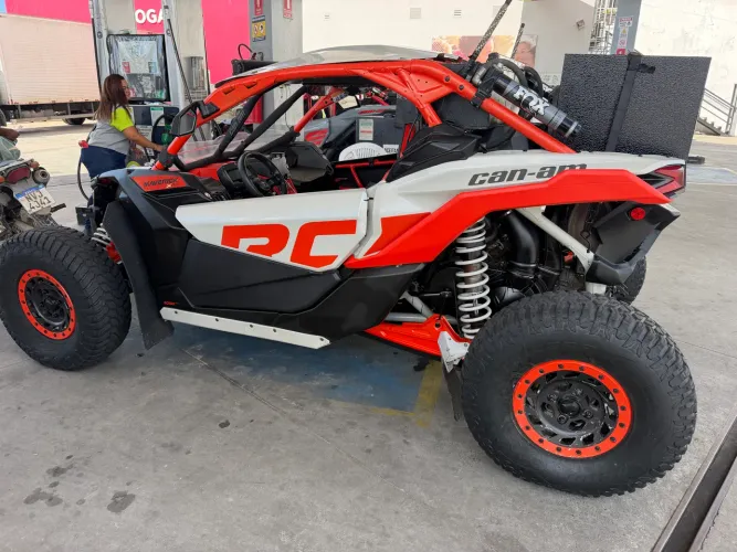 UTV Maverick x3 XRC muito novo com som