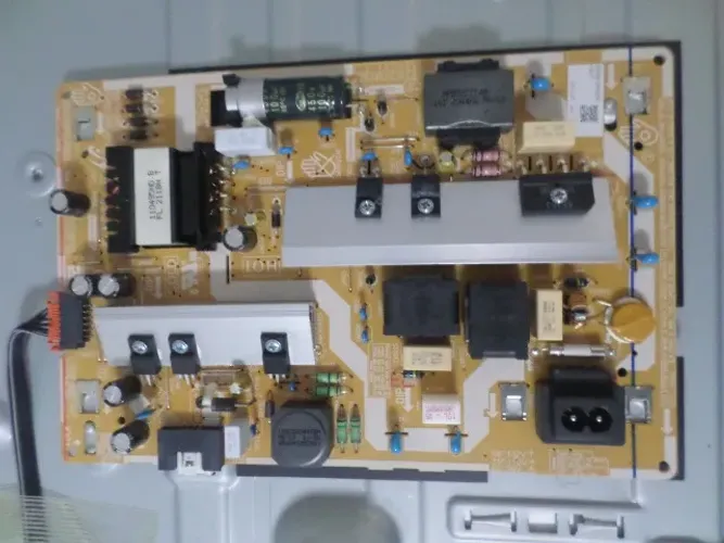 Fonte TV Samsung UN50TU8000G