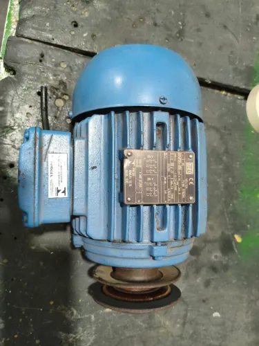 Motor WEG trifásico 1.5 CV 220/380V