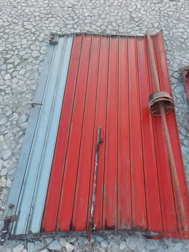 Porta de Esteira ou Arrasto