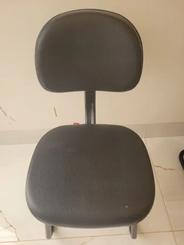 Vendo cadeira tipo secretária