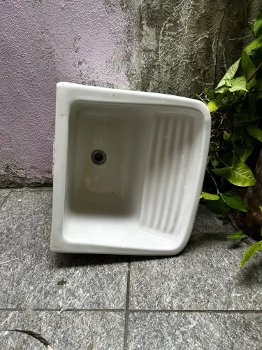 Tanque em louça- Celite 