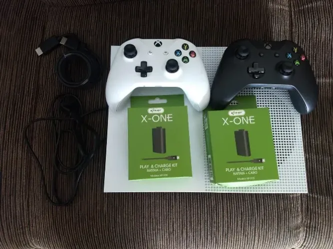 XBOX ONE S 1TB