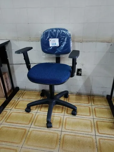Cadeira giratória secretaria com braço
