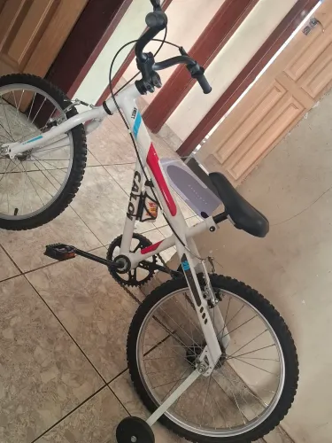 Bicicleta caloi infantil aro 20