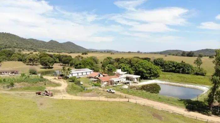 Fazenda pronta para gado com 203 Alqueires em Mara Rosa!Excelente!!