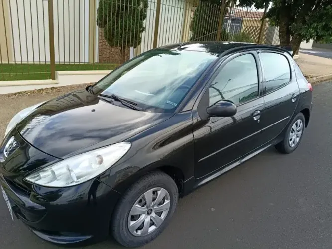 Peugeot 207 Active 1.4 Flex 8V 5P 2014