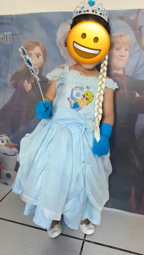 Vestido da Elsa (Frozen) ideal para aniversário- veste 3 a 4 anos! Usado apenas 1 vez
