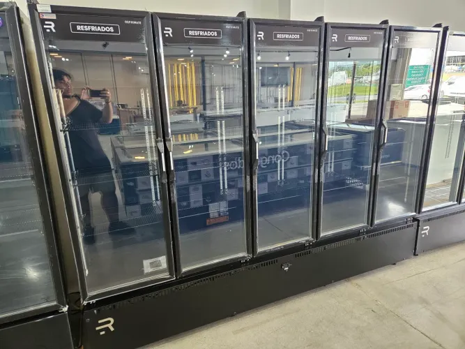 refrigerador expositor 5 portas para mercados e conveniências preta - a pronta entrega 