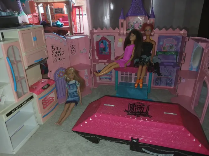 Lote boneca barbie e monster high 
