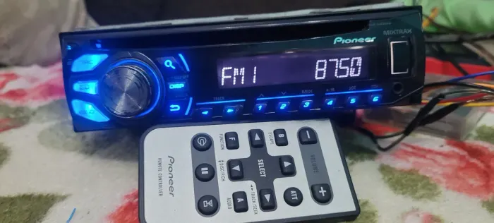 Toca CD Pioneer mixtrax DEH-X1680UB