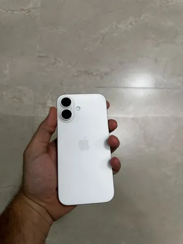 iPhone 16