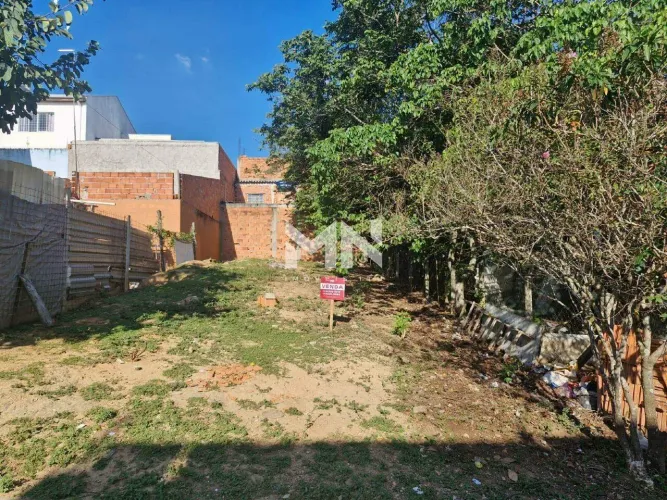 Terreno à venda no Jardim Santa Rosa em Itu.