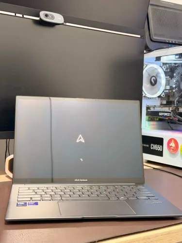 Zenbook UX3405 Intel Core Ultra 7 - 16GB RAM