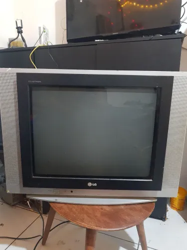 TV LG 29 polegadas tela plana em perfeito estado 