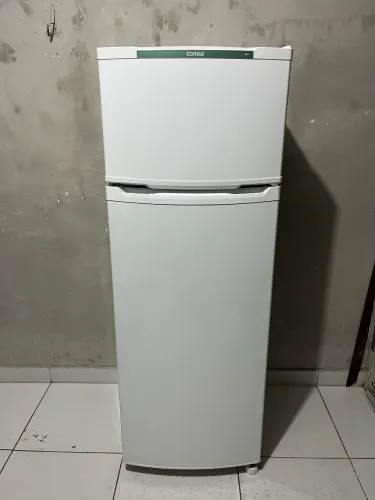 Geladeira bem novinha toda original