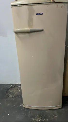 Vendo Geladeira 