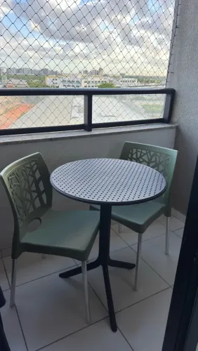 Mesa bistrô + 2 cadeiras de varanda