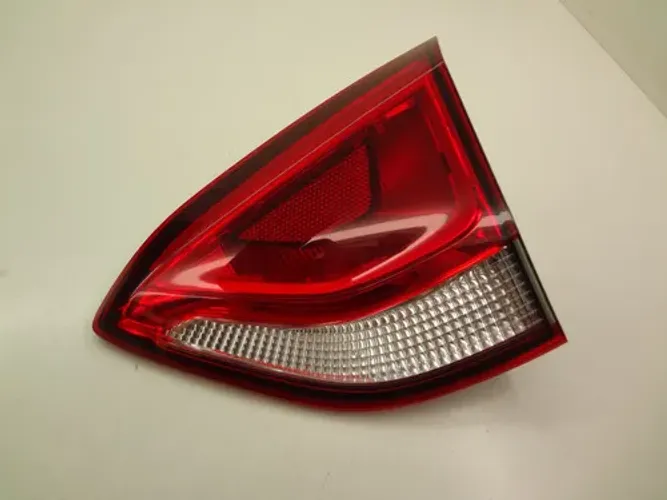 Lanterna Traseira Direita Da Tampa Gm Spin 1.8 Ltz 2019
