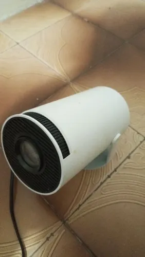 Mini Projetor Davely HY300 4K Android com Wi-Fi e Bluetooth