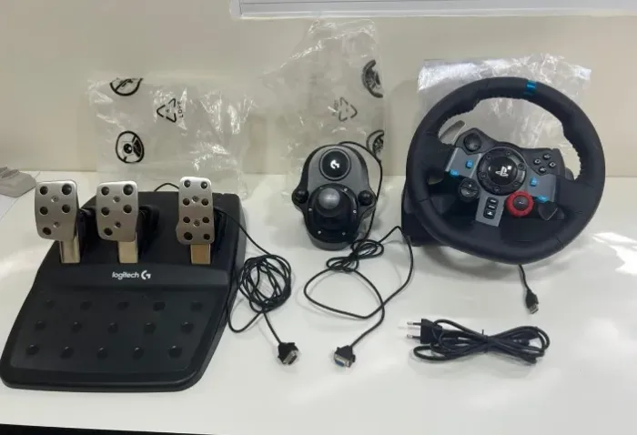 Volante logitech g29 semi-novo completo + câmbio
