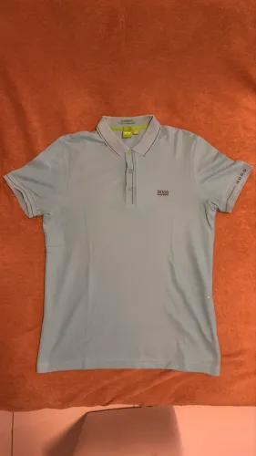Camiseta hugo boss modelo gola polo