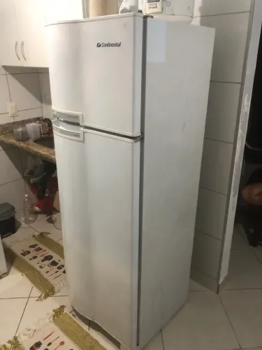 Geladeira continental com defeito