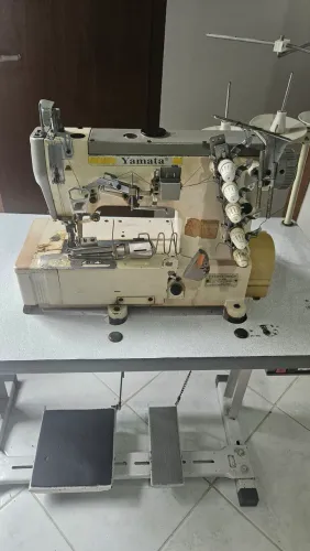 Maquina de costura galoneira