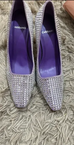 Scarpin lilás Carrano