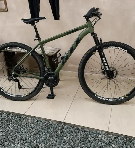 Bicicleta GTI Aro 29 + Cadeado e Lanternas