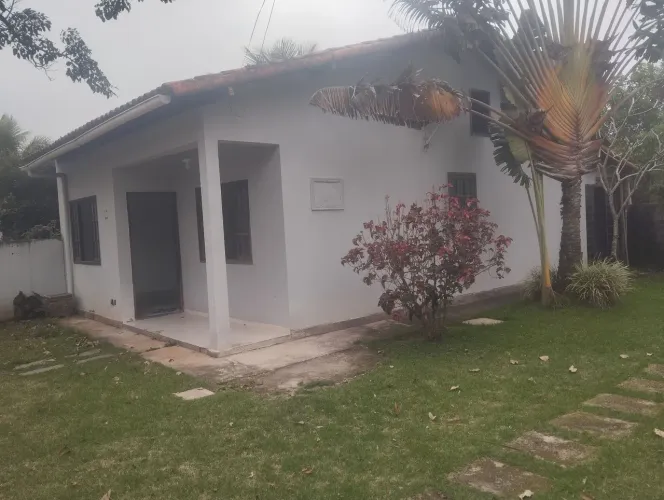 Casa em condomínio próximo ao centro de Inoã