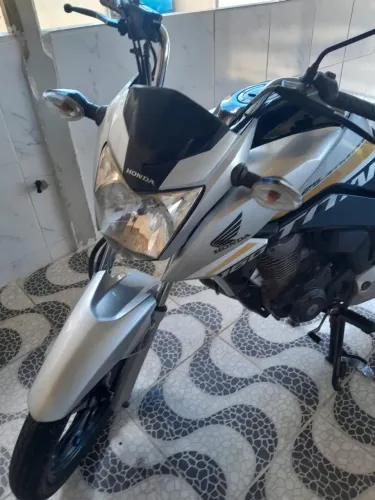 Moto seminova