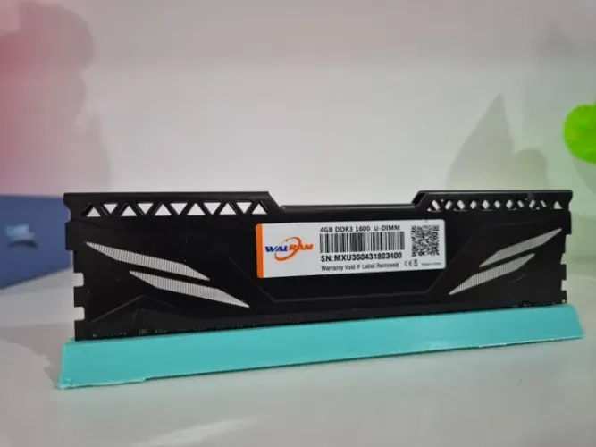 Memória Ram 4gb DDR3 1600mhz Desktop Wallram com dissipador Preto