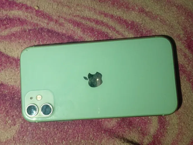 vende se um iPhone 11 play 