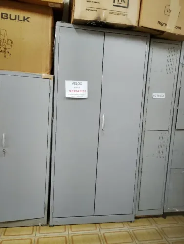 Armário de aço 2 portas 198 cm altura, 90 cm frente e 40 cm fundo 5 espaços 