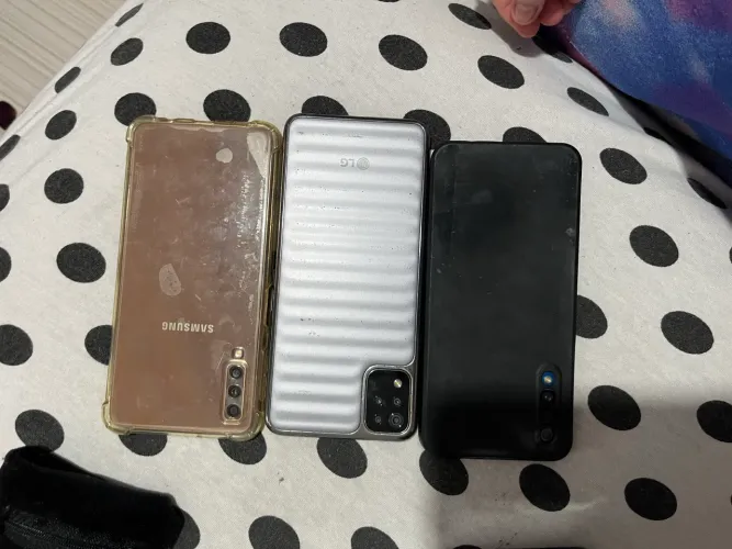 Vendo 3 celulares q não funcionam mais